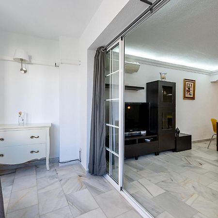 797 Holiday Rentals - Piso Para 3 En La Carihuela Con Piscina Torremolinos Eksteriør bilde