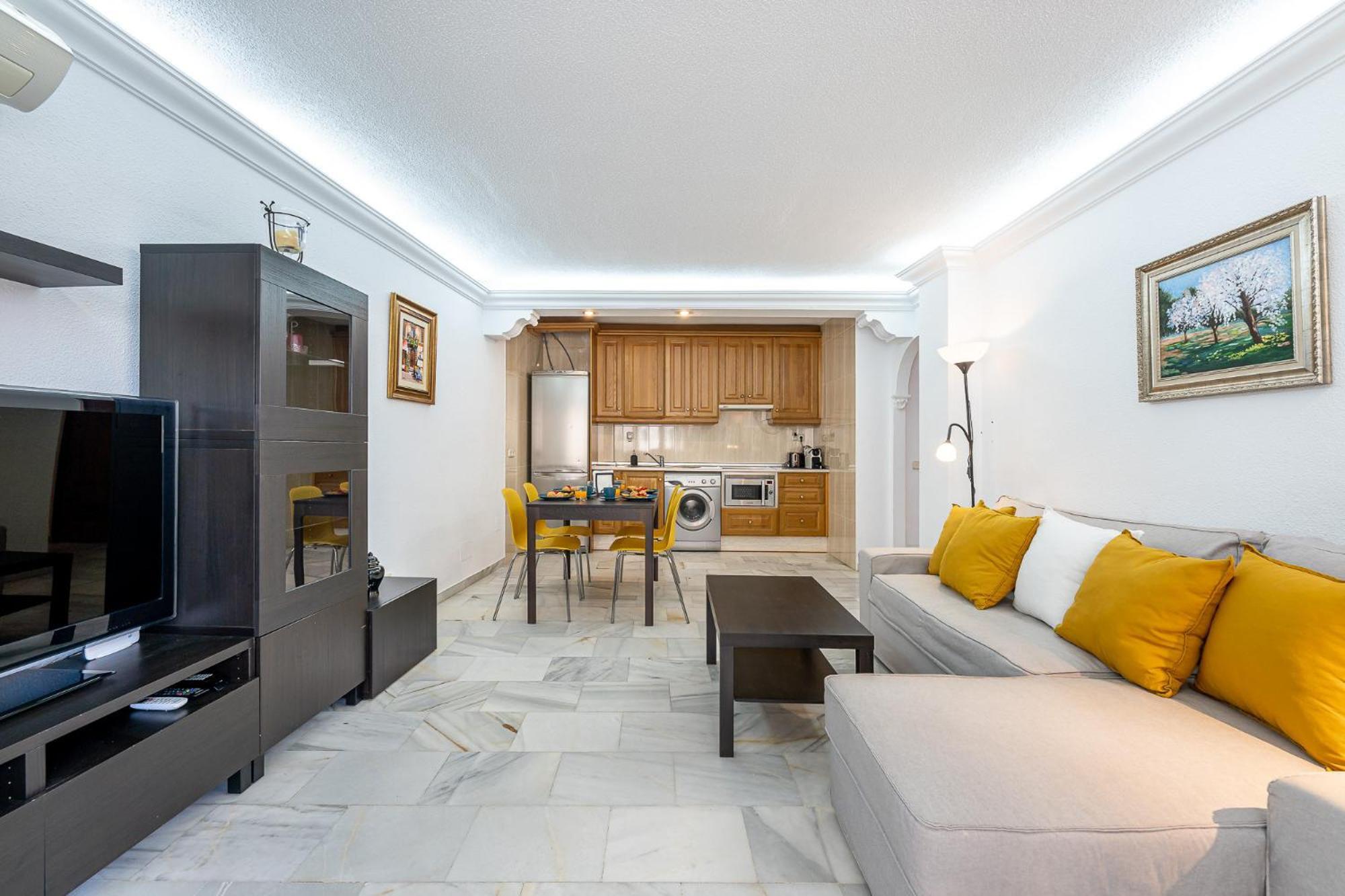 797 Holiday Rentals - Piso Para 3 En La Carihuela Con Piscina Torremolinos Eksteriør bilde