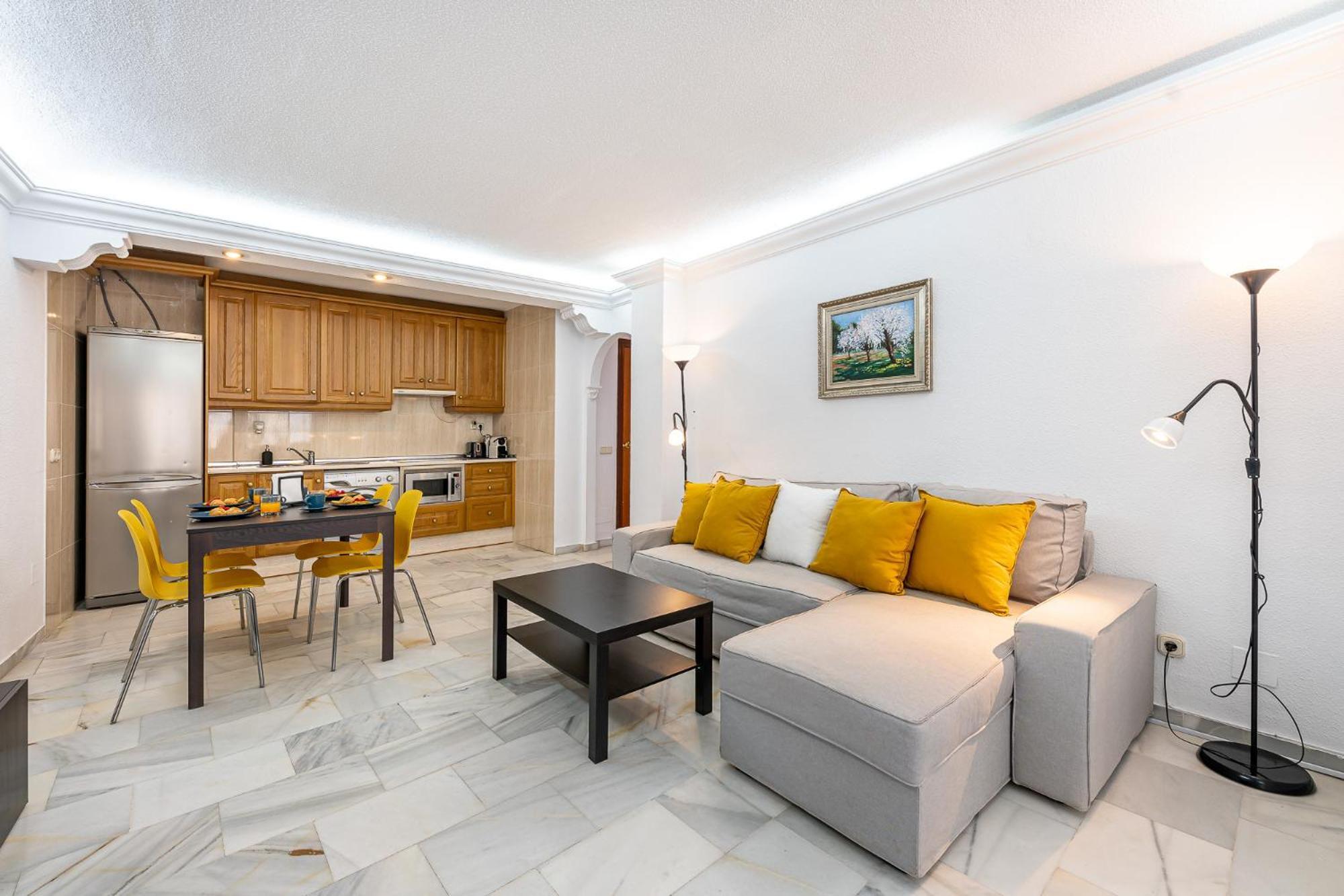 797 Holiday Rentals - Piso Para 3 En La Carihuela Con Piscina Torremolinos Eksteriør bilde
