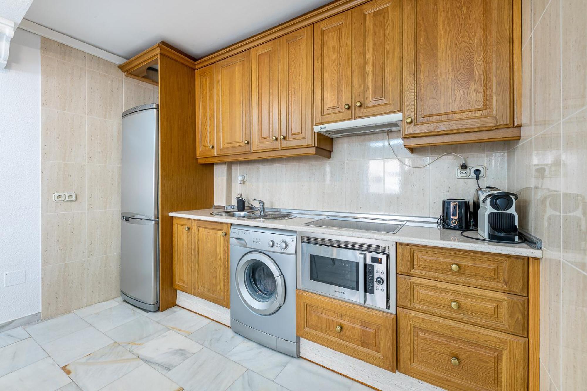 797 Holiday Rentals - Piso Para 3 En La Carihuela Con Piscina Torremolinos Eksteriør bilde